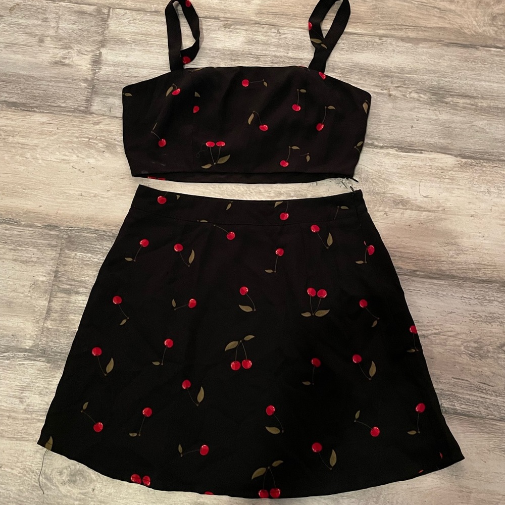 Tobi size small two piece set